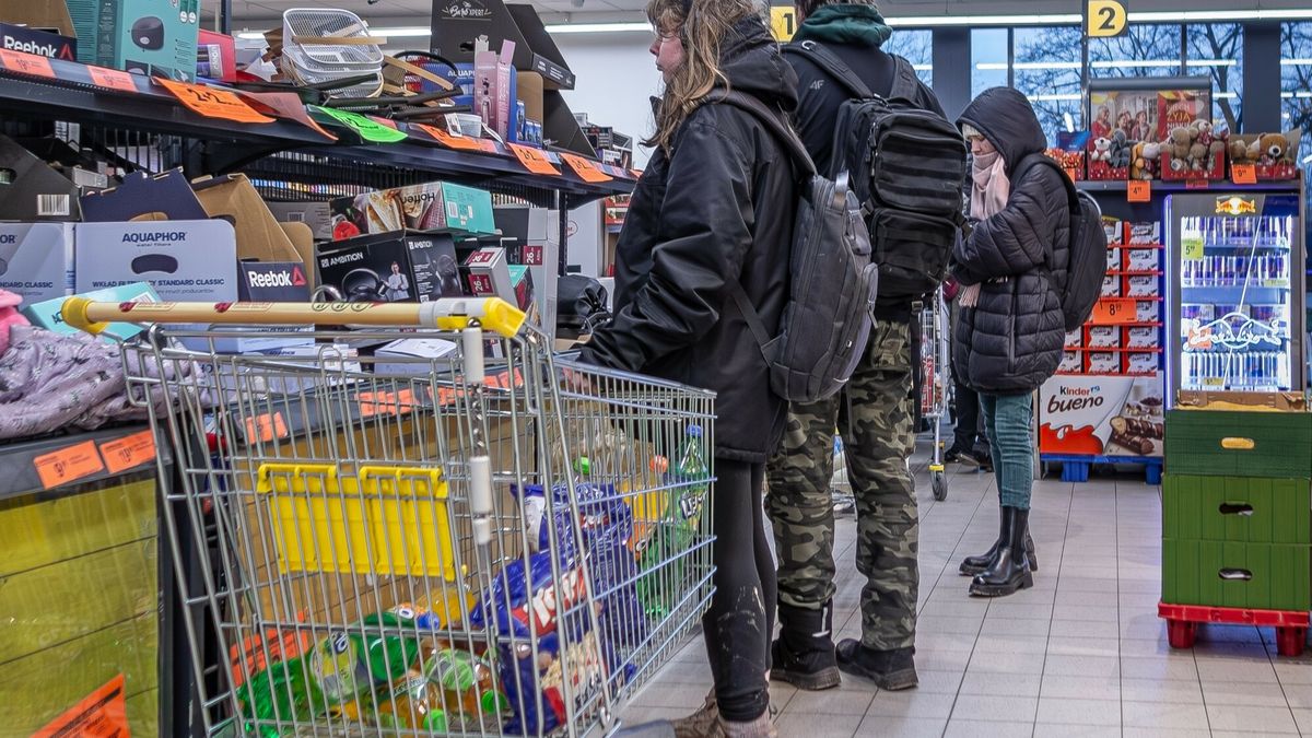 Reporter archiwum 2025 01
18.01.2025 Piecki, woj. warminsko-mazurskie. Zakupy w supermarkecie sieci "Biedronka" (zdj. ilustracyjne). fot. Eryk Stawinski/REPORTER
Eryk Stawinski/REPORTER