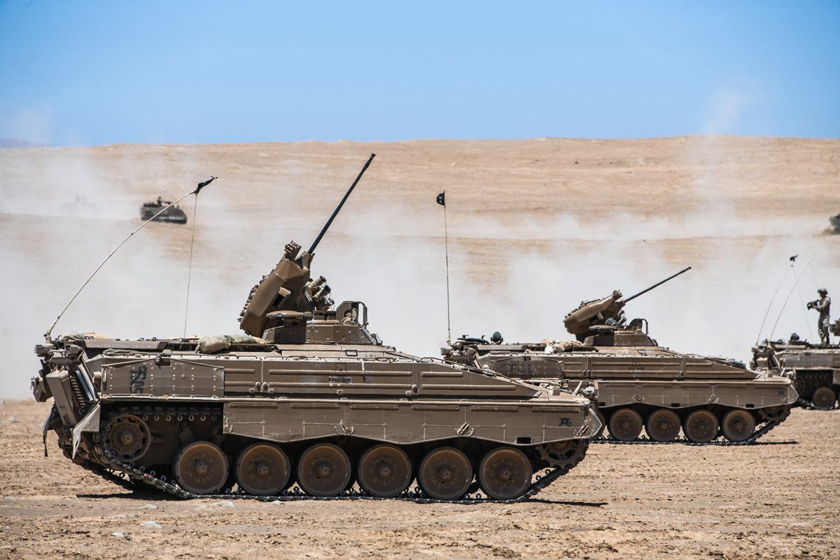 Dziesiątki wozów w magazynach. Nie mogą oddać ich Ukrainie