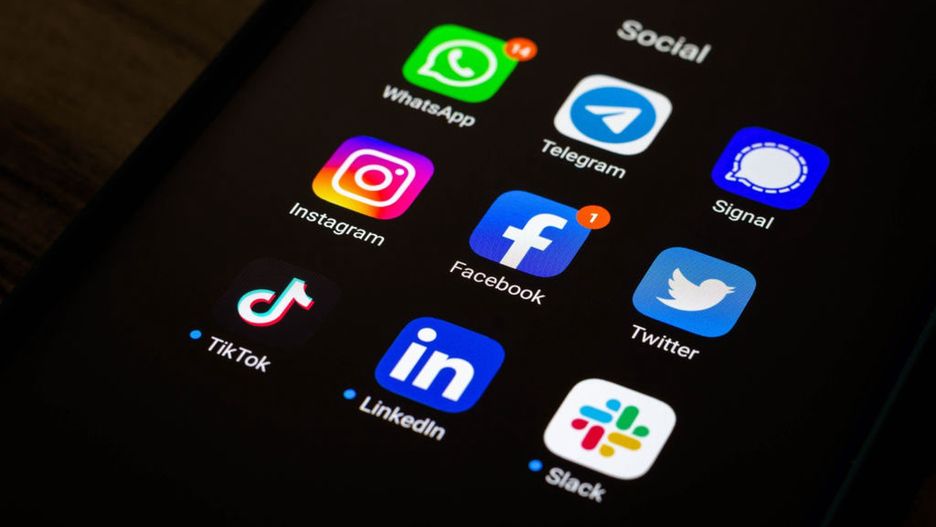 slack facebook twitter linkedin media społecznościowe