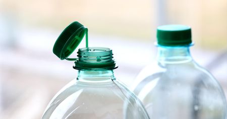 Burza o plastikowe nakrętki. "Posypały się na nas gromy"