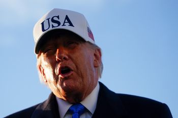 Trump bagatelizuje koszty wojny. "Ceny ropy runą, jak tylko to się skończy"