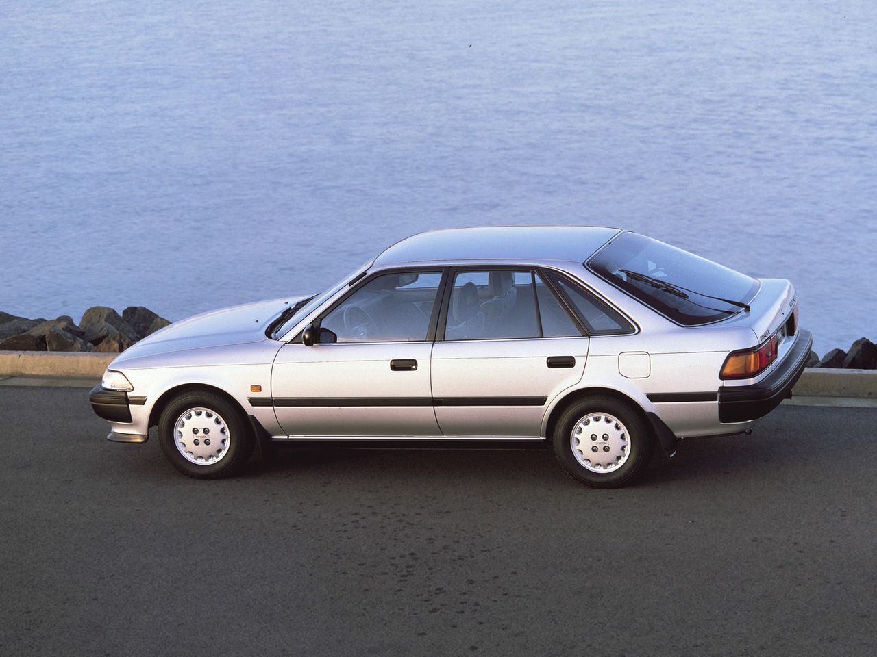 Toyota Carina 9