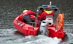 Wypadek na jeziorze. Pięcioro nastolatków w wodzie