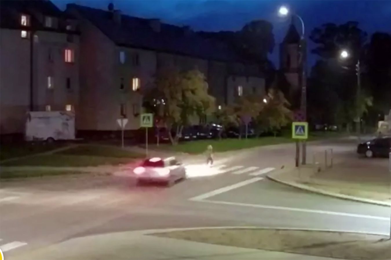 Kierowca potrącił na pasach 61-latkę