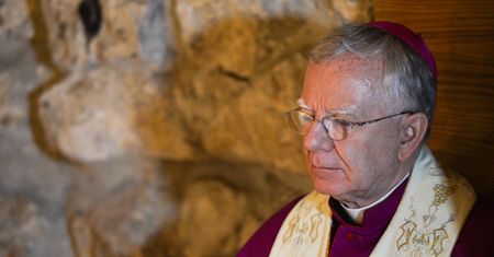 Abp Jędraszewski i pozew za "tęczową zarazę". Decyzja sądu