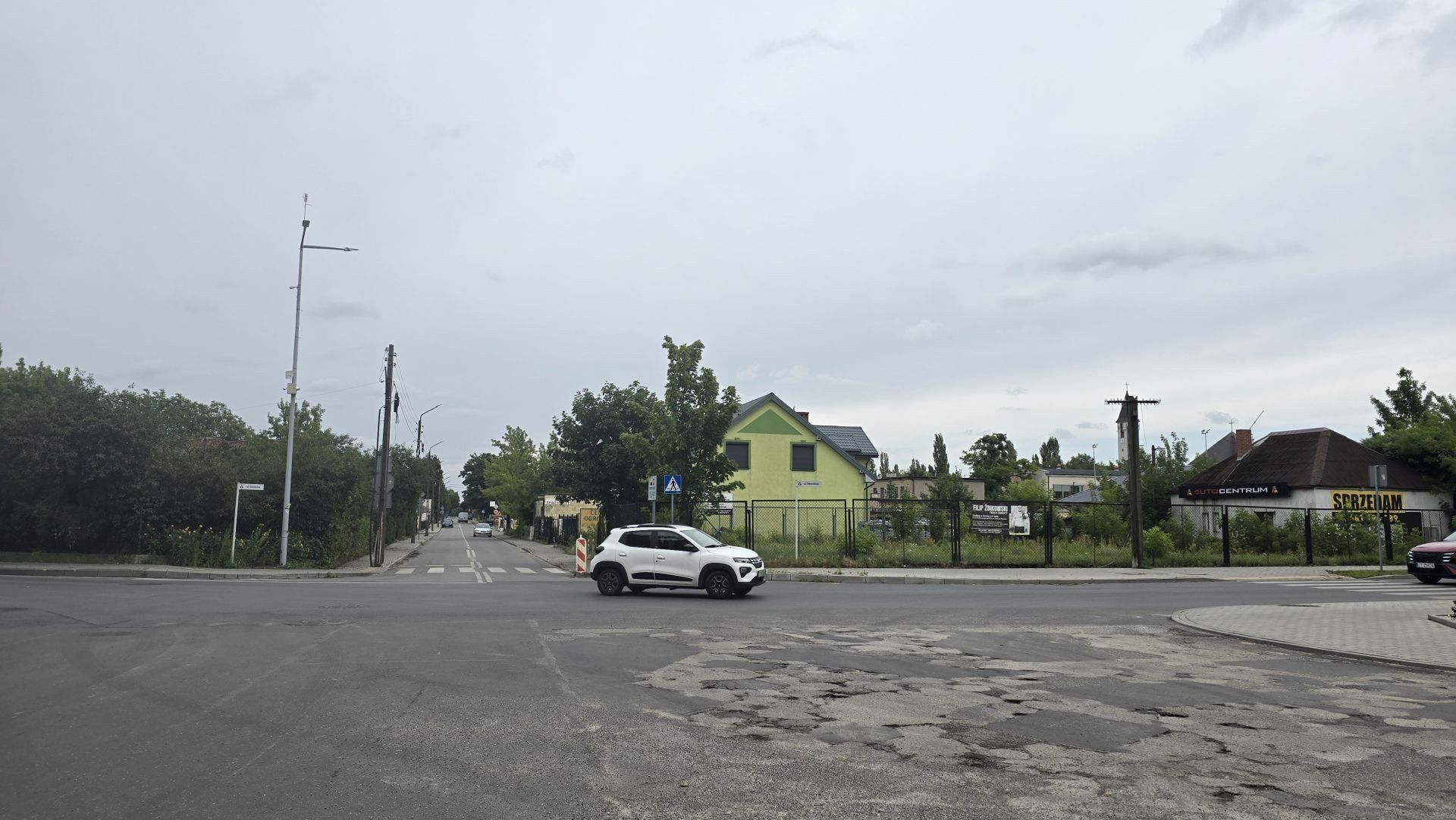 Nowe rondo w Aleksandrowie Kujawskim poprawi bezpieczeństwo przy cmentarzu.  