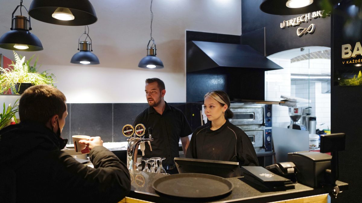 Restauracja w Cieszynie działa normalnie. W Legionowie chcą postąpić podobnie