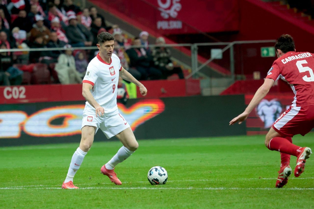 Kmiecik chwali Lewandowskiego: "Trzeba grać do niego"