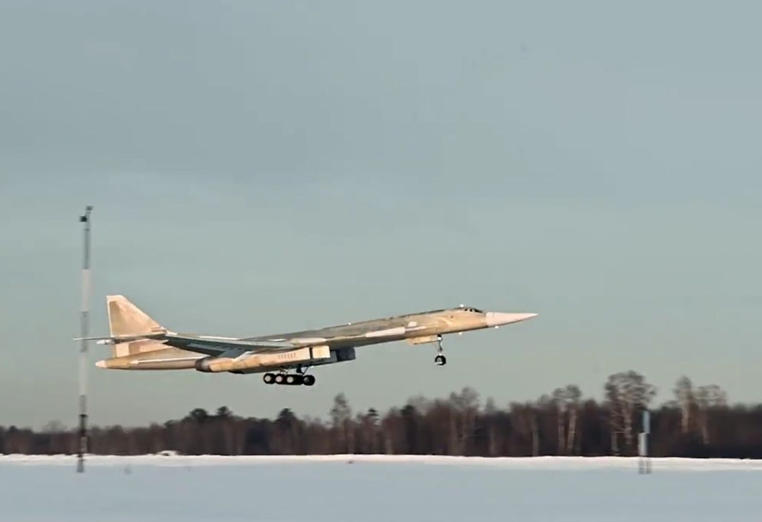 "Biały Łabędź" w powietrzu. Rosja przetestowała "najcięższy bombowiec świata"