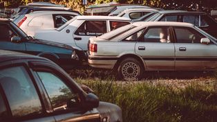 XIV Ostrowiecki Karburator 2025. Prawdziwe święto miłośników dawnych pojazdów. Stare auta odwiedzą Opatów