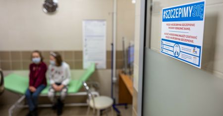 Omikron u 7-latki z Gdańska. Dziewczynka wróciła z zagranicy