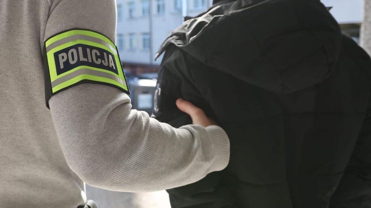 Białystok: 17-latkowie przestawili zwrotnicę kolejową