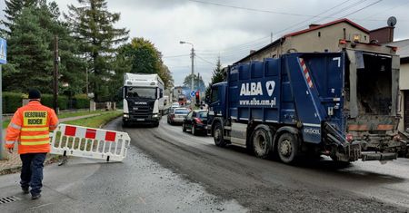 Duże utrudnienia w Dąbrowie Górniczej. Robotnicy budują kanalizację