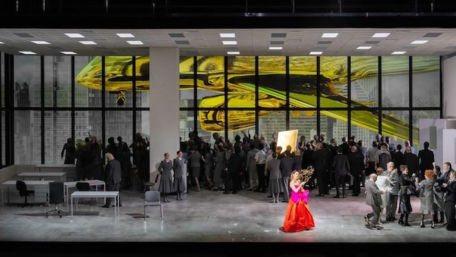 Malin Byström w roli Danae. Scena zbiorowa © Geoffroy Schied/ Bayerische Staatsoper w Monachium