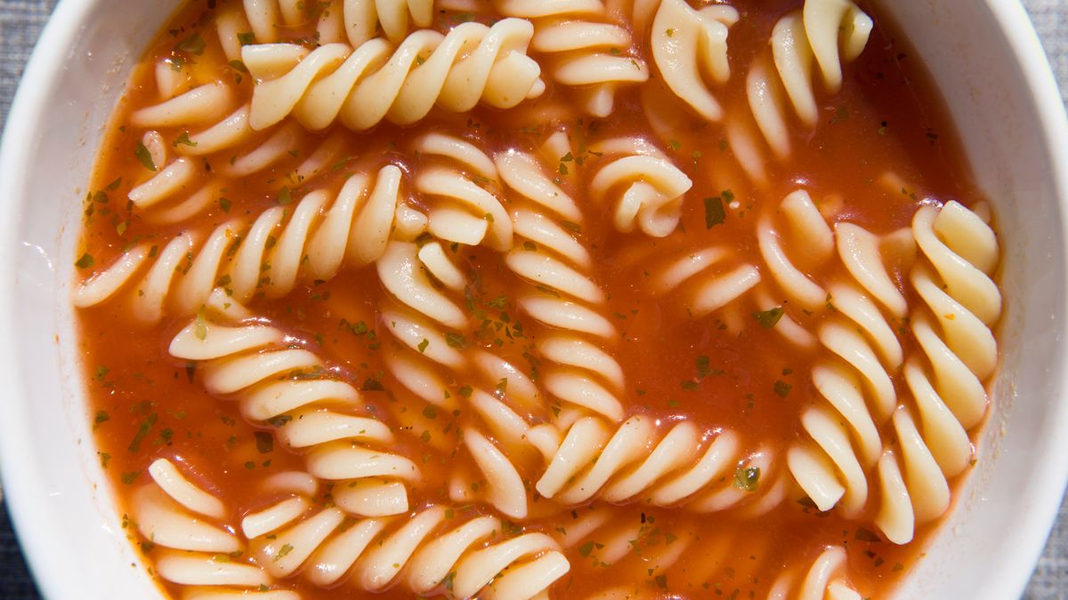 Aromatyczna pomidorowa z pieczonych warzyw