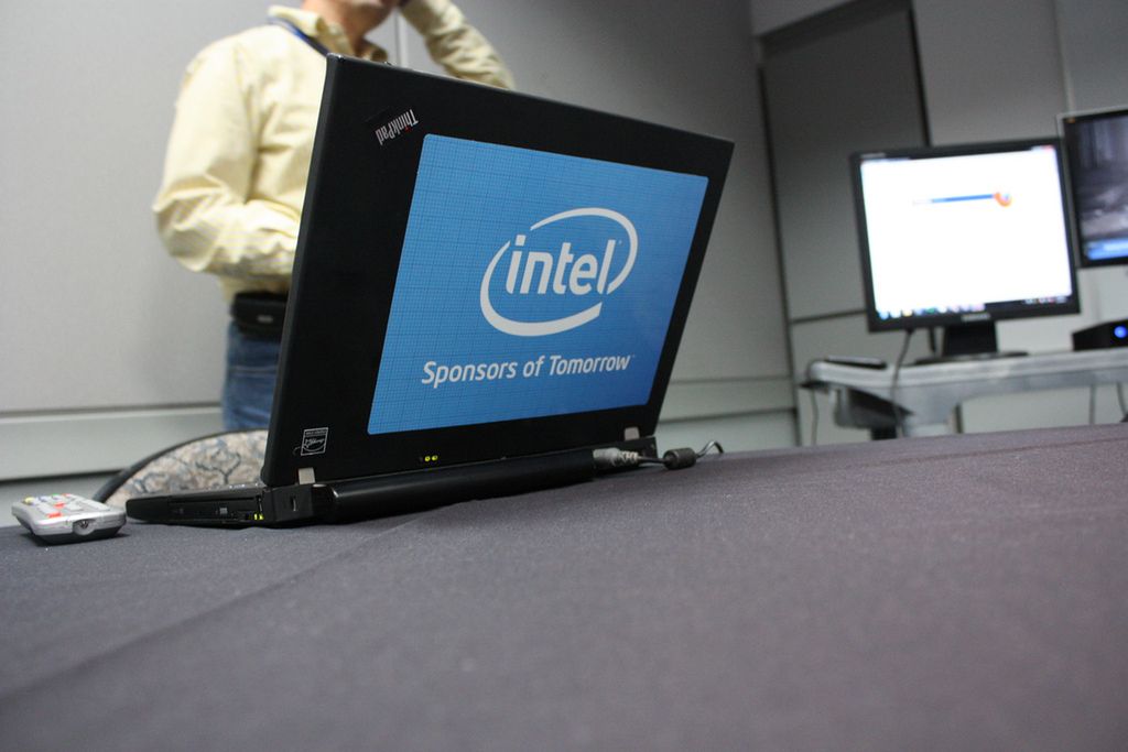Intel nie zwalnia tempa (fot. na lic. CC; Flickr.com/by Intel Photos)