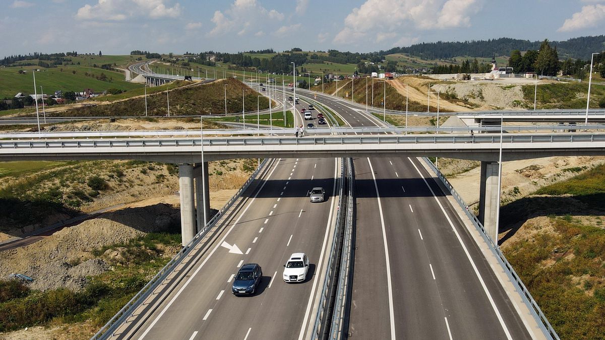  ddany do użytkowania nowy, 16-kilometrowy odcinek dwupasmowej 