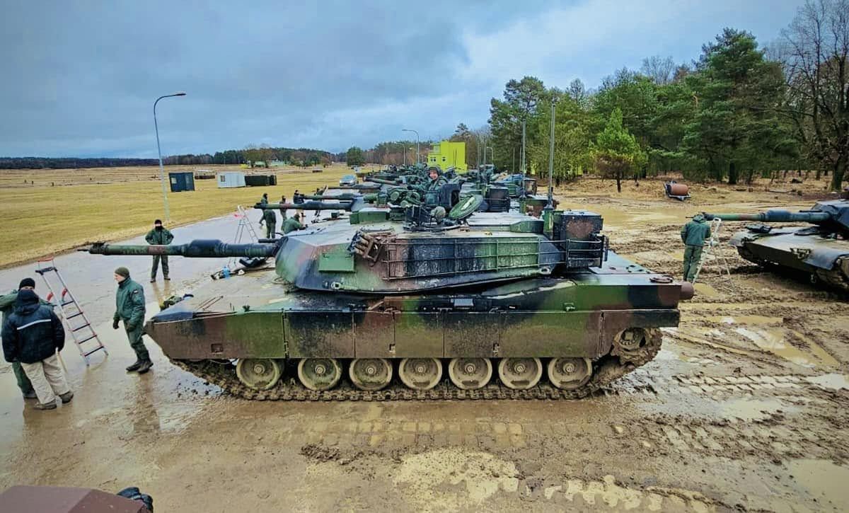 Przedprototyp powstał wskutek przebudowy starego M1A1.