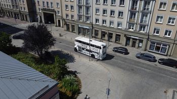Na ulice Częstochowy powrócił "londyńczyk". Piętrowy autobus rozpoczął letnie kursy