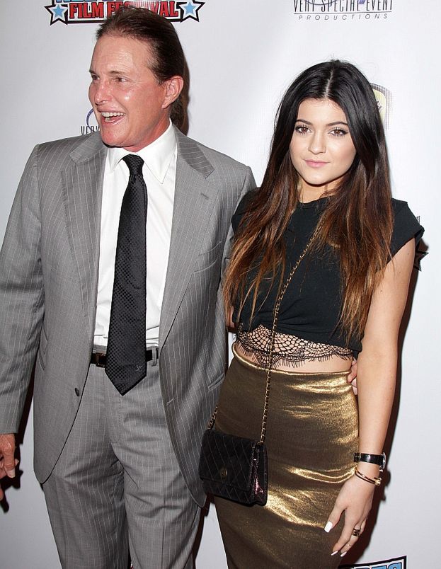 Bruce Jenner nosi... bieliznę wyszczuplającą!