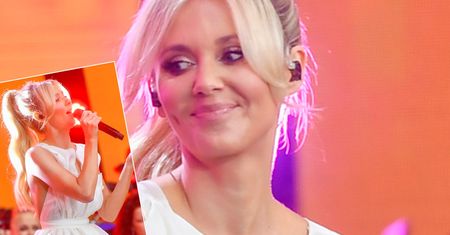 Kasia Moś na koncercie TVP. W białej kreacji wyglądała rewelacyjnie