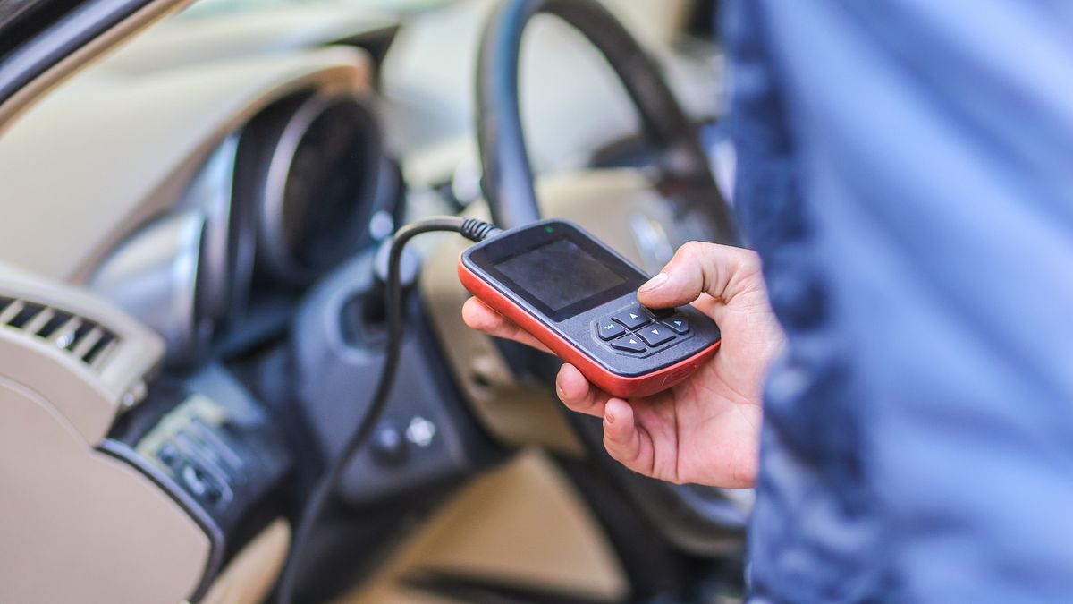 Skaner diagnostyczny to już nie jest wielki komputer na jeżdżącym biurku, lecz nieduże urządzenie, które można zabrać wszędzie.