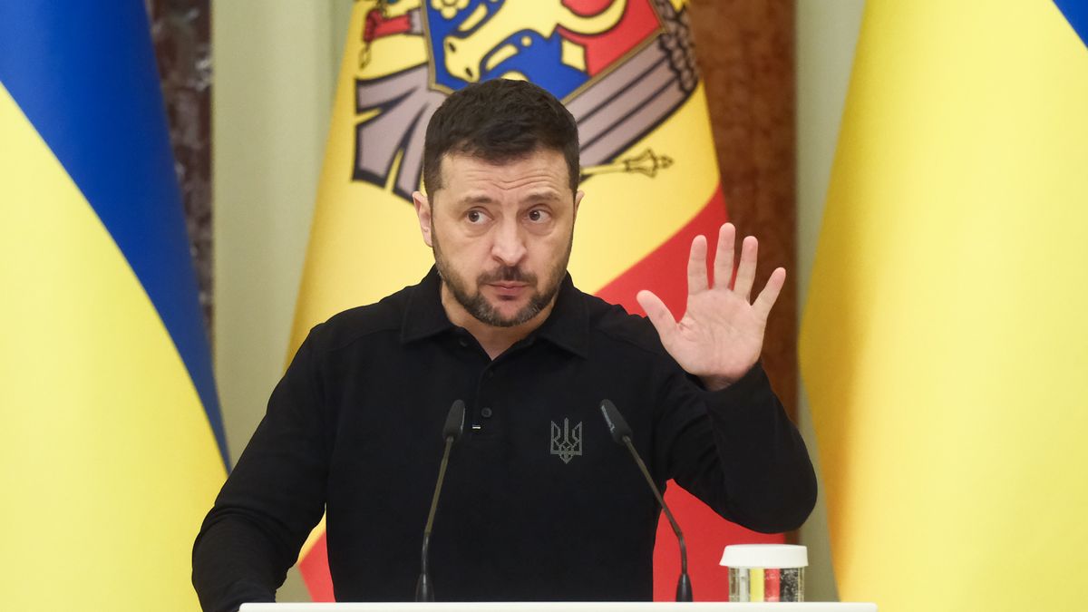 KYIV, UKRAINE - JANUARY 25: Volodymyr Zedenskyi, President of Ukraine speaks during a joint press conference with Moldova's President Maia Sandu (not pictured) on January 25, 2025 in Kyiv, Ukraine. Moldova's President Maia Sandu arrived on an official visit to the Ukrainian capital to meet with Ukraine's President Volodymyr Zelenskyi. During the meeting, the presidents discussed a number of issues, including Ukraine's readiness to supply coal to the Republic of Moldova to overcome the country's energy crisis. (Photo by Vitalii Nosach /Global Images Ukraine via Getty Images)