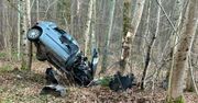 Tadzino: 19-latek stracił panowanie nad autem i uderzył w drzewo