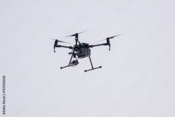 Stary Sącz: Policyjny dron nad miastem. Mundurowi wystawili 33 mandaty i trzy wnioski do sądu