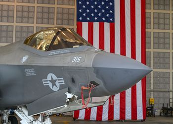 Pierwsze samoloty F-35 w Polsce. Wylądowały w bazie w Łasku