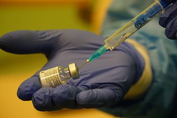 Łódź: Rozpoczęły się szczepienia przeciwko Covid 19. Pacjent nie płaci ani za szczepionkę, ani za szczepienie