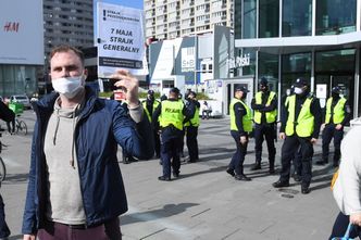 Przepychanki z policją na strajku przedsiębiorców