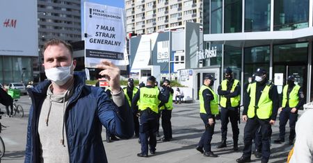 Przepychanki z policją na strajku przedsiębiorców