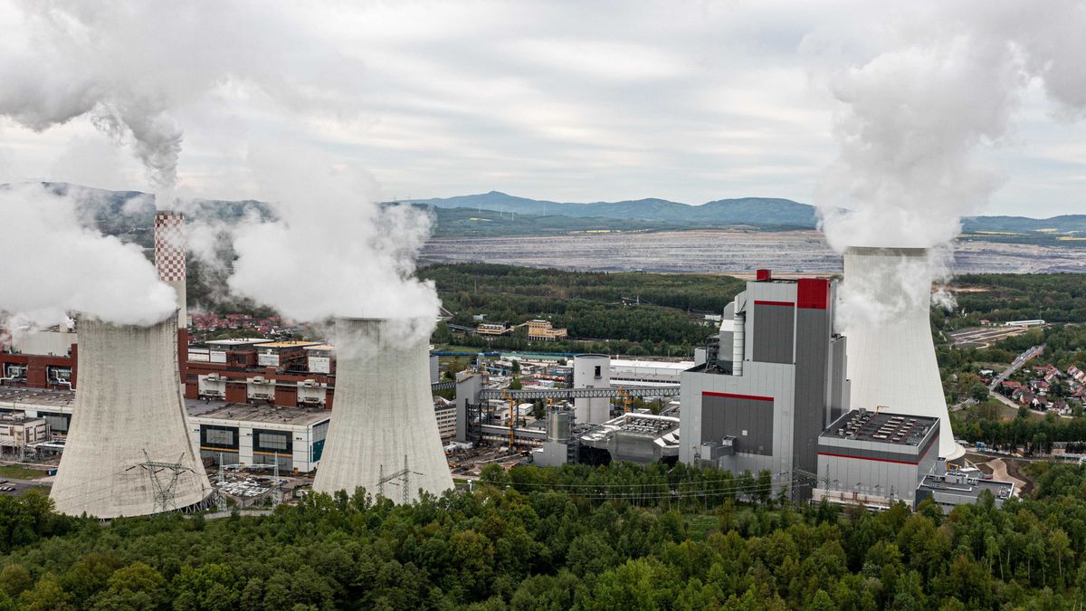 tereny kopalni Tur�w
Maciej Kulczy�ski
brunatny, dron, elektrownia, kopalnia, Tereny Kopalni W�gla Brunatnego Tur�w, tur�w, w�giel, zdj�cie z drona, zwi�zkowcy