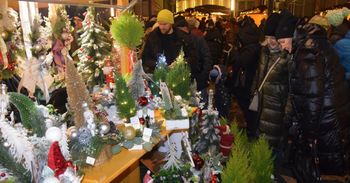 Łódzkie: Kolorowy i zachwycający Zduńskowolski Jarmark Bożonarodzeniowy