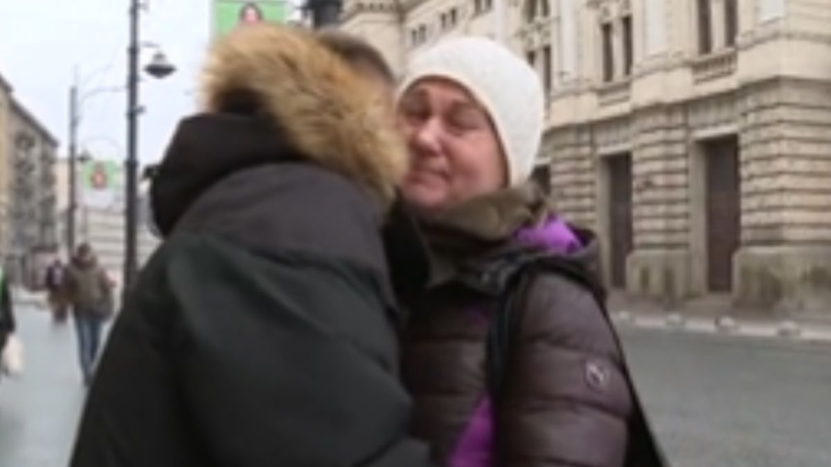 Mieszkanka Lwowa podeszła do reportera Polsatu