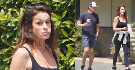Naturalna Cindy Crawford maszeruje z mężem po Malibu i zajada się słodyczami