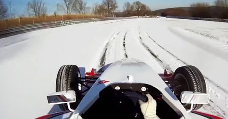 Przez Nürburgring po śniegu i lodzie