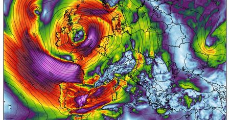 Orkan Ciaran uderzy w Europę. "Możliwe wystąpienie klęski żywiołowej"