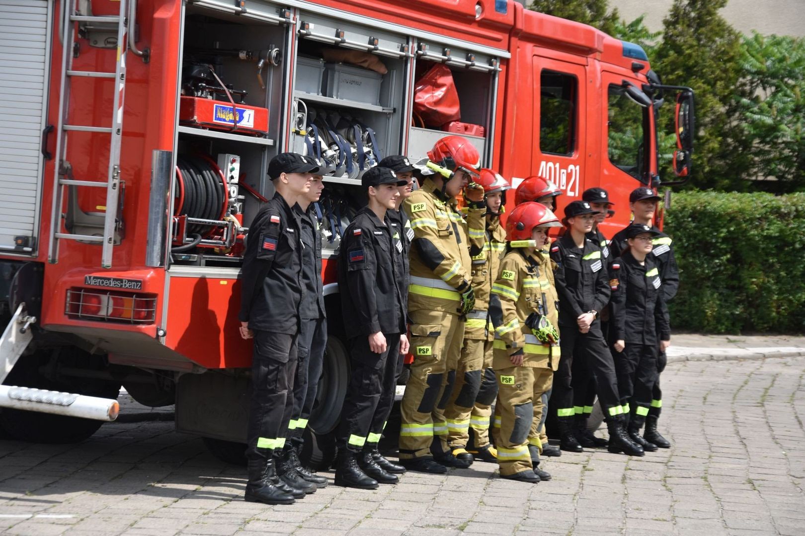Piknik w Aleksandrowie Kujawskim promujący służbę w policji, a także  straży i wojsku 