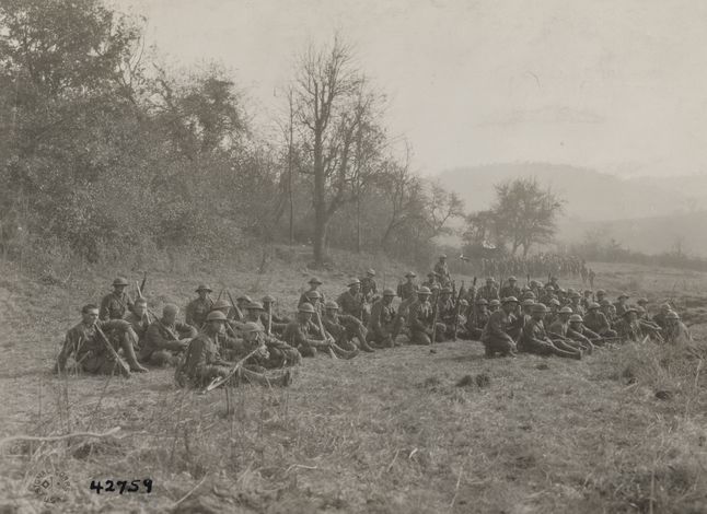 Ocaleni żołnierze Zagubionego Batalionu - zdjęcie wykonane w październiku 1918 roku