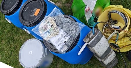 Odkrycie w domu 40-latka. Zabezpieczono aparaturę i znaczne ilości zacieru