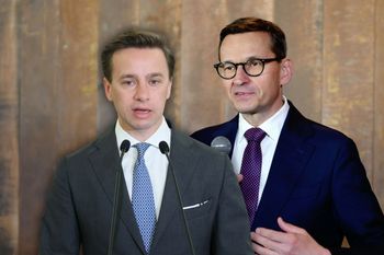 "Jest manipulatorem i hipokrytą". Bosak mówił o Morawieckim