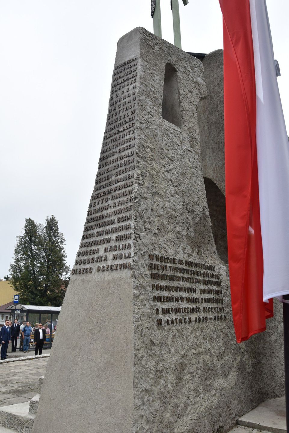 Obchody wybuchu II wojny światowej upamiętniono w Tarnowie 1 września uroczystością przy Pomniku Ofiar Wojny i Faszyzmu