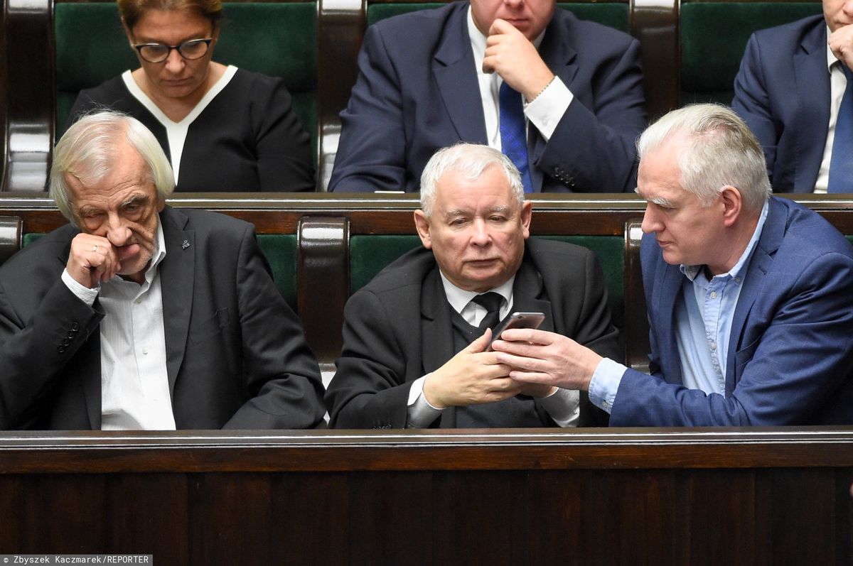 Echa posiedzenia klubu PiS w Jachrance. Terlecki atakuje koalicjantów, Kaczyński uspokaja nastroje