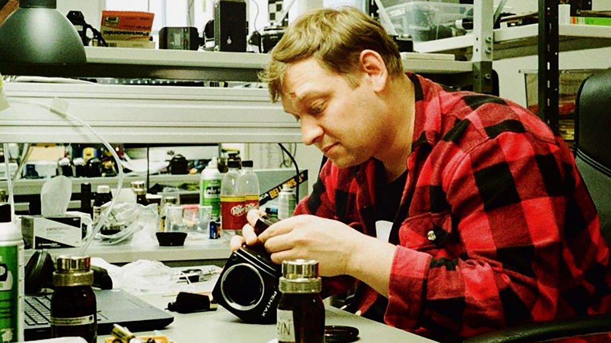 Miłośnicy aparatów otwierają szkołę naprawy. Brakuje mechaników precyzyjnych 1