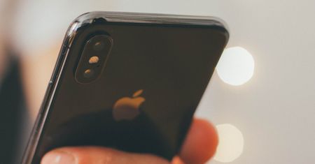 Spryciarze zwęszyli nowy interes. Nawet 10-krotne przebicie ceny na iPhonie