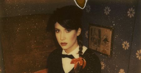 „Jest doskonały w swojej niedoskonałości" - mówi Jarek Kasprowiak o fotografowaniu na Polaroidzie