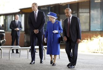 Królowa Elżbieta i książę William odwiedzili ofiary pożaru w Londynie (ZDJĘCIA)