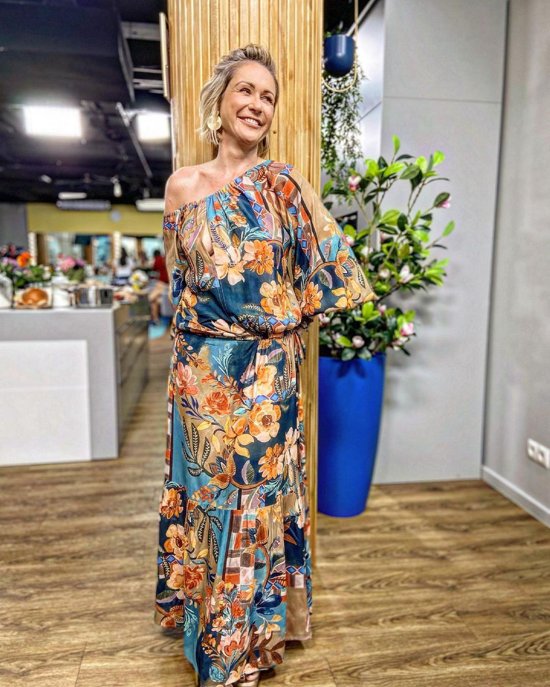 Sukienka w wersji maxi to idealny wybór na wesele, fot. Instagram.com/gosiaohme